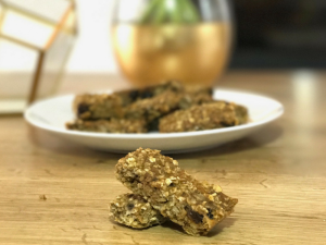 All the flavour of carrot cake, this recipe is dairy free, gluten free and sugar free. Perfect for baby led weaning as a snack or breakfast substitute.