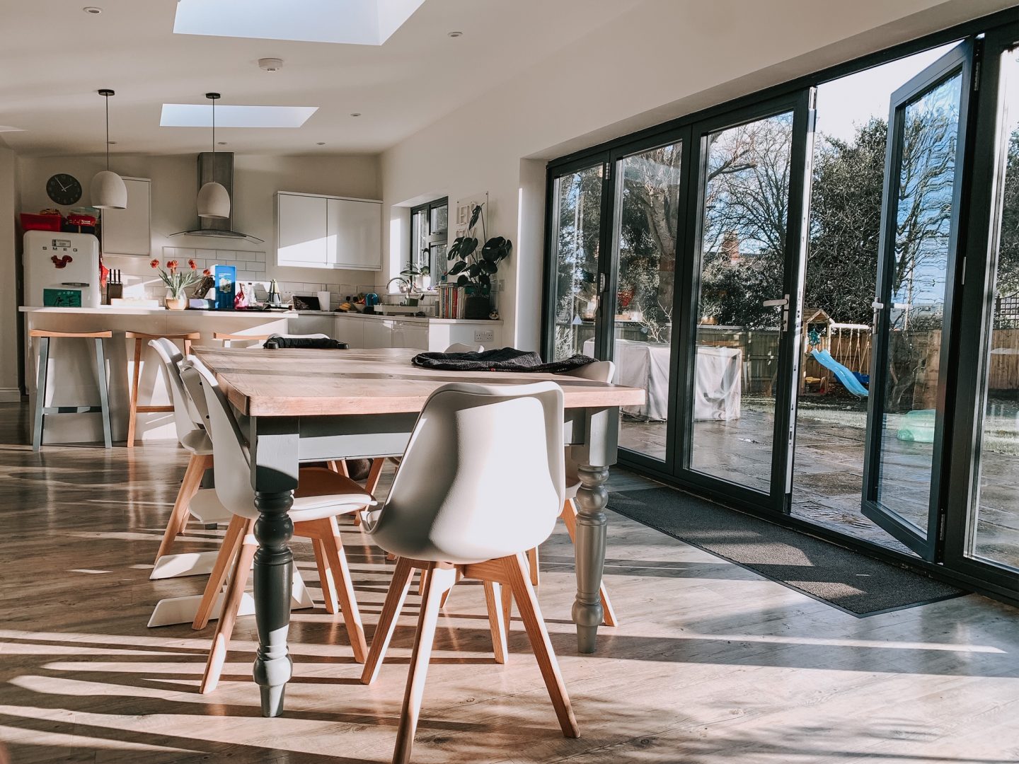 Five Reasons Why Vinyl Flooring Is Better Than Wooden In Your Kitchen